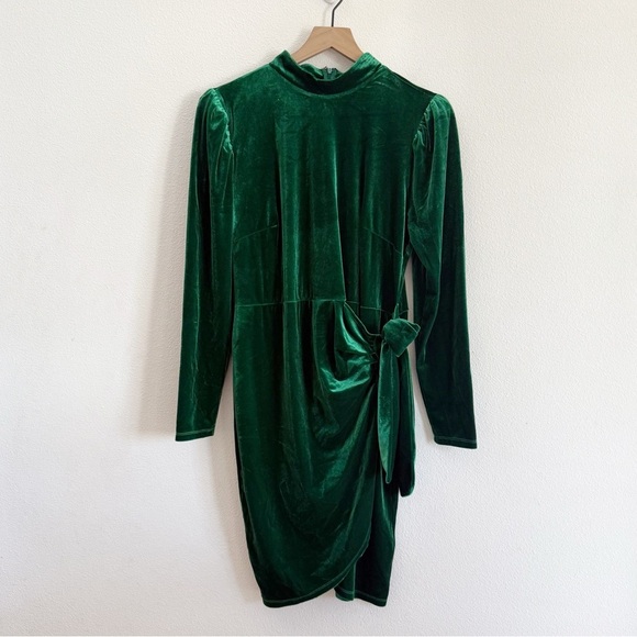 Eloquii Velvet Mini Dress with Wrap Skirt in Aventurine Green Size 14 - Picture 4 of 8
